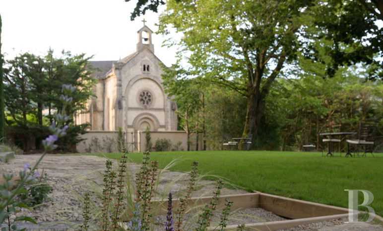 Dans l’Aveyron, aux portes de Millau, un ancien convent du 19e siècle en son jardin  - photo  n°3